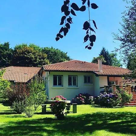 De Charme Parc Fleuri, Arbore Et Piscine A