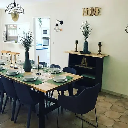 De Charme Parc Fleuri, Arbore Et Piscine A Villa