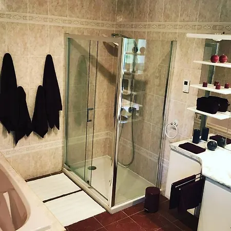 De Charme Parc Fleuri, Arbore Et Piscine A Villa